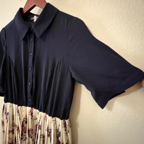 ModCloth Adored Duet Pleated Floral Short Sleeve Collared A Line Dress SZ M - Picture 5 of 10